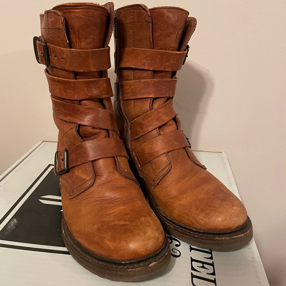 Frye Veronica Tanker boots